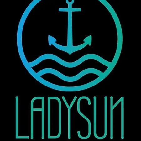 Botel Lady Sun Yacth Stintino